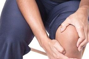Selbstmassage vum Kniegelenk fir Arthrosis